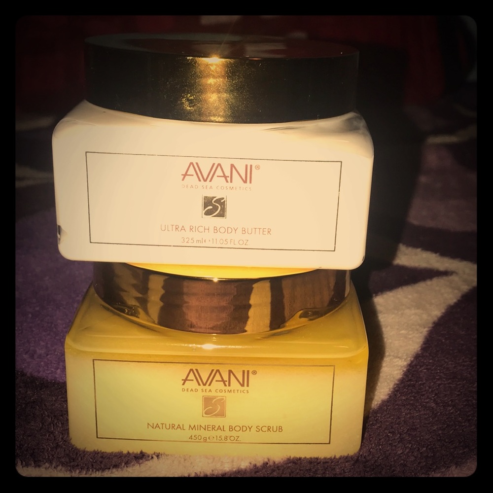 Natural mineral body scrub+ultra rich body butter